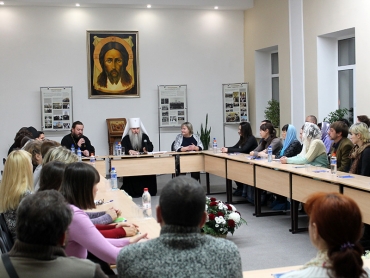 В гимназии состоялось родительское собрание с Митрополитом Саратовским и Вольским Лонгином
