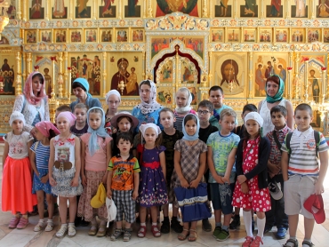 Воспитанники ДОЛ «Радуга» совершили поездку в женский монастырь