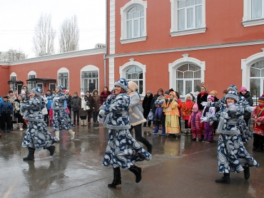 Гимназисты приняли участие в зимнем празднике