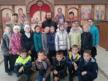 Гимназисты посетили храм Воскресения Христова