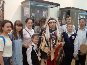 Гимназисты посетили выставку «Настоящие индейцы»