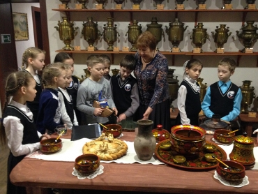 Гимназисты посетили Саратовский музей самоваров