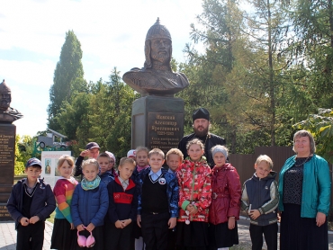 Гимназисты посетили храм Святого благоверного великого князя Александра Невского
