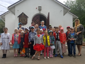 Воспитанники лагеря посетили храм священномученика Космы Саратовского