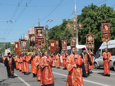 Гимназисты приняли участие в Крестном ходе