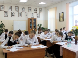 В гимназии прошли экзамены по математике