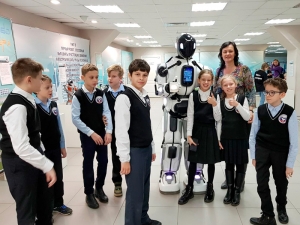 Гимназисты побывали на выставке роботов