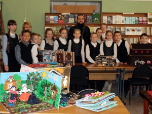 Гимназисты посетили выставку тактильных книг