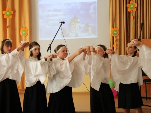 14 октября 2013 года в православной гимназии отметили Покров Пресвятой Богородицы