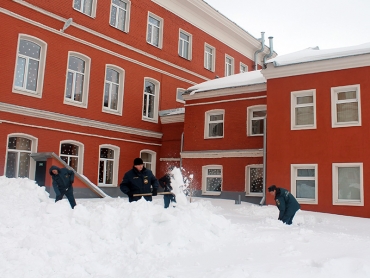 Сооружение горки для гимназистов