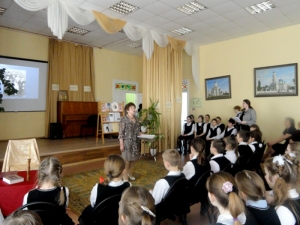 Учащиеся 7 и 8 классов подготовили литературно-музыкальную гостиную «Судьба царя - судьба России»