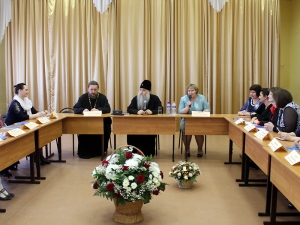 2 апреля 2015 года состоялась встреча митрополита Саратовского и Вольского Лонгина с педагогами гимназии