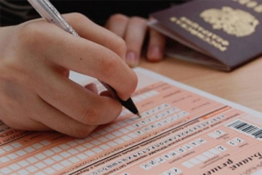 Девятиклассники сдали первый экзамен