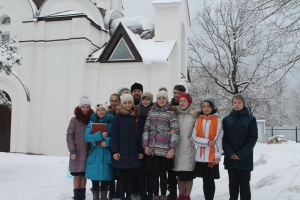 Гимназисты приняли участие в молебне в строящемся храме Александра Невского