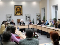 В гимназии состоялось родительское собрание с Митрополитом Саратовским и Вольским Лонгином