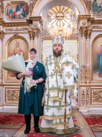 Митрополит Игнатий наградил учителя русского языка и литературы Кутисову Галину Ивановну