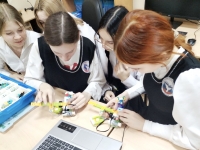 Старшеклассники готовят серию уроков для учащихся младших классов
