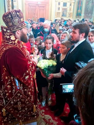 Педагогический коллектив и гимназисты поздравляют Митрополита Саратовского и Вольского Игнатия с Днём тезоименитства