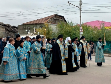 Педагоги и гимназисты приняли участие в крестном ходе