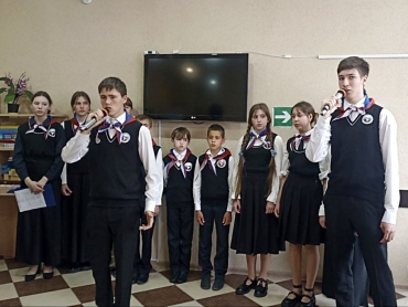 Гимназисты поздравили с Днём Победы подопечных пансионата &laquo;Долгожители&raquo;